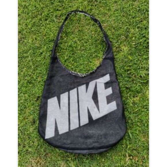 Nike Mesh Shoulder Reversible Hobo Sports Gym Workout Beach Bag Tote - Picture 1 of 10